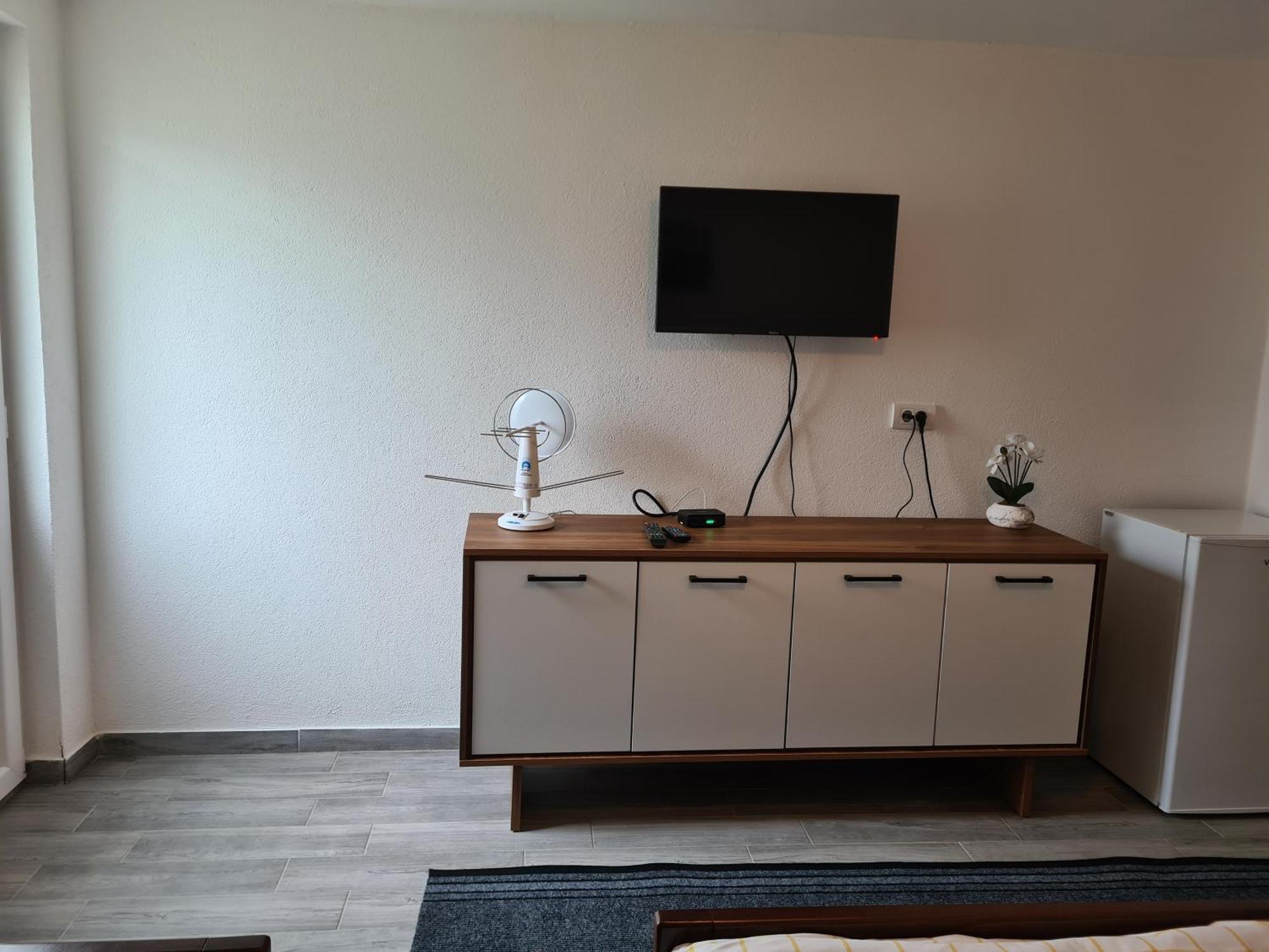 Ferienwohnung Emina Plav Zimmer foto
